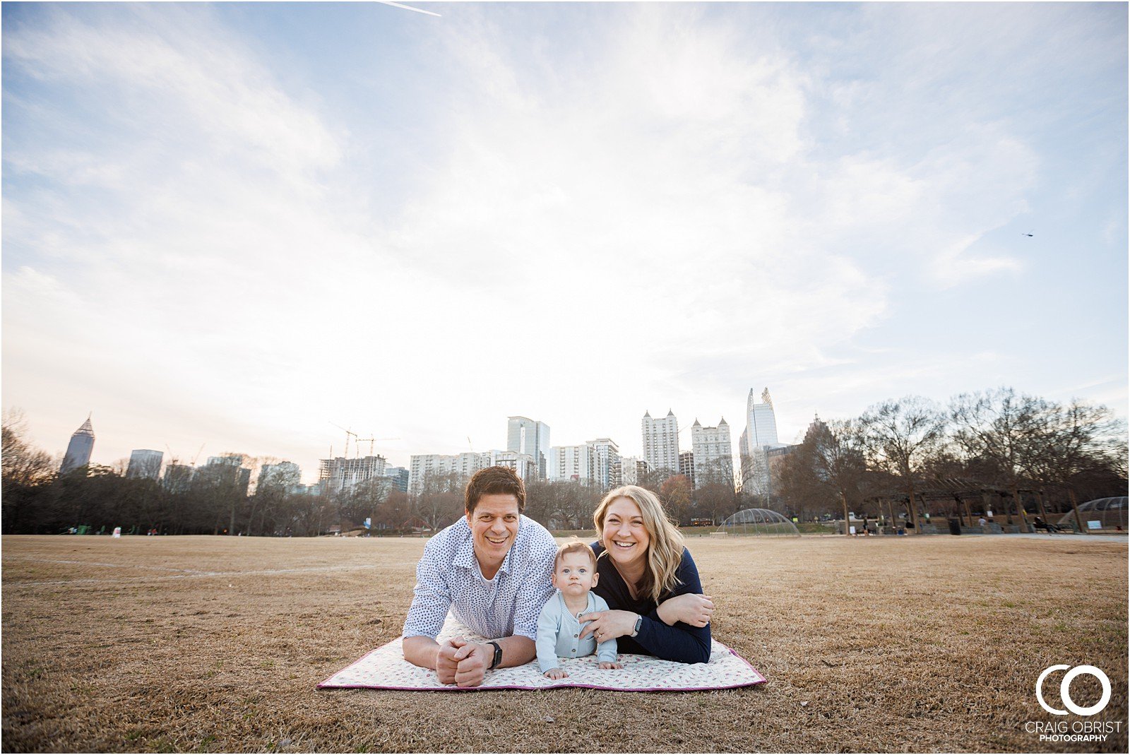 Piedmont park family portraits city skyline_0016.jpg