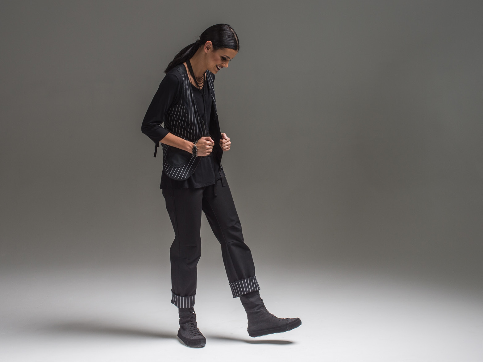 Viv 3/4 top, Carrie vest + Meryl pant