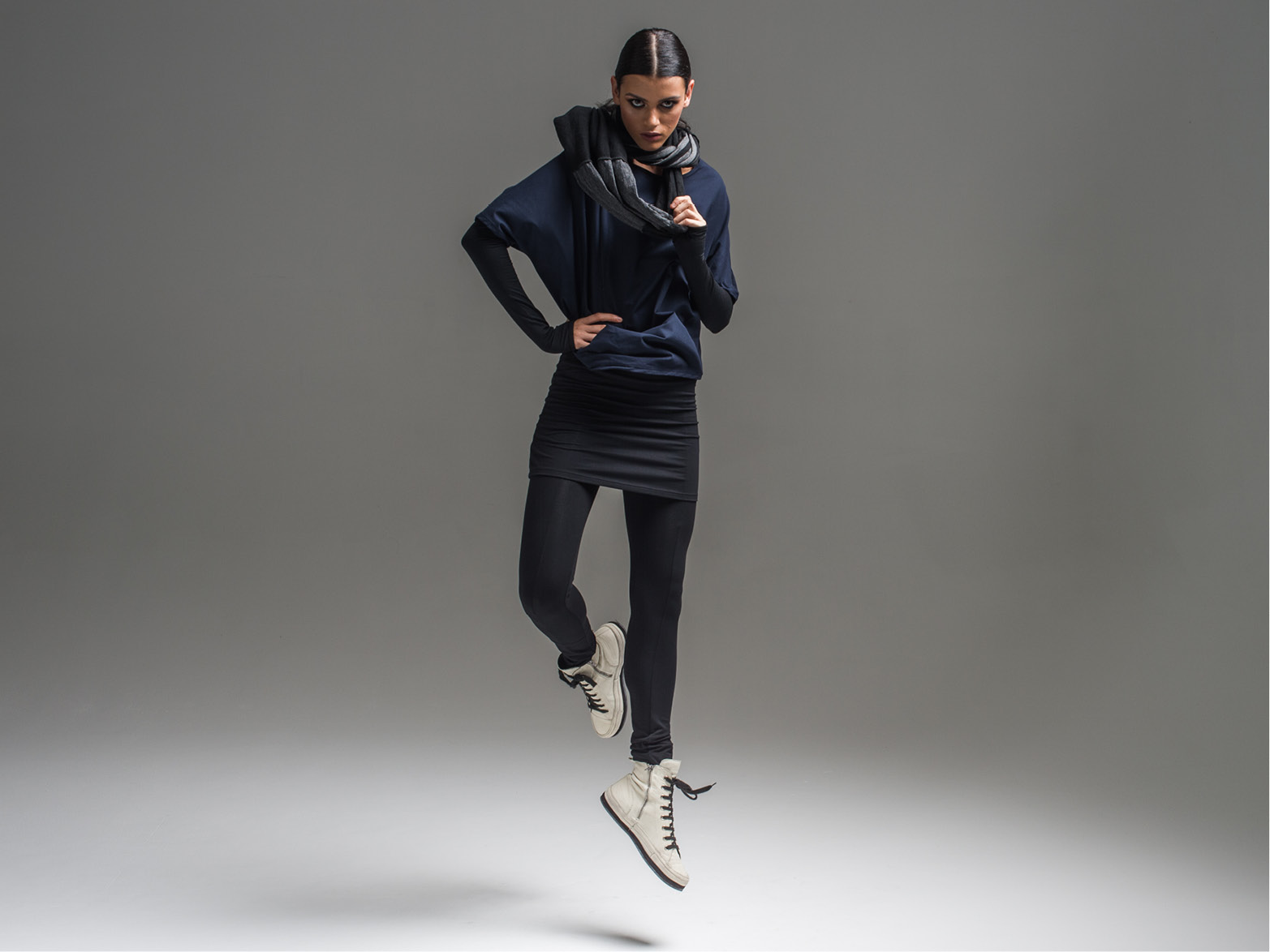 Di top, Lila slip, Lanky legs, Cosy arms + Mmerrrino scarf