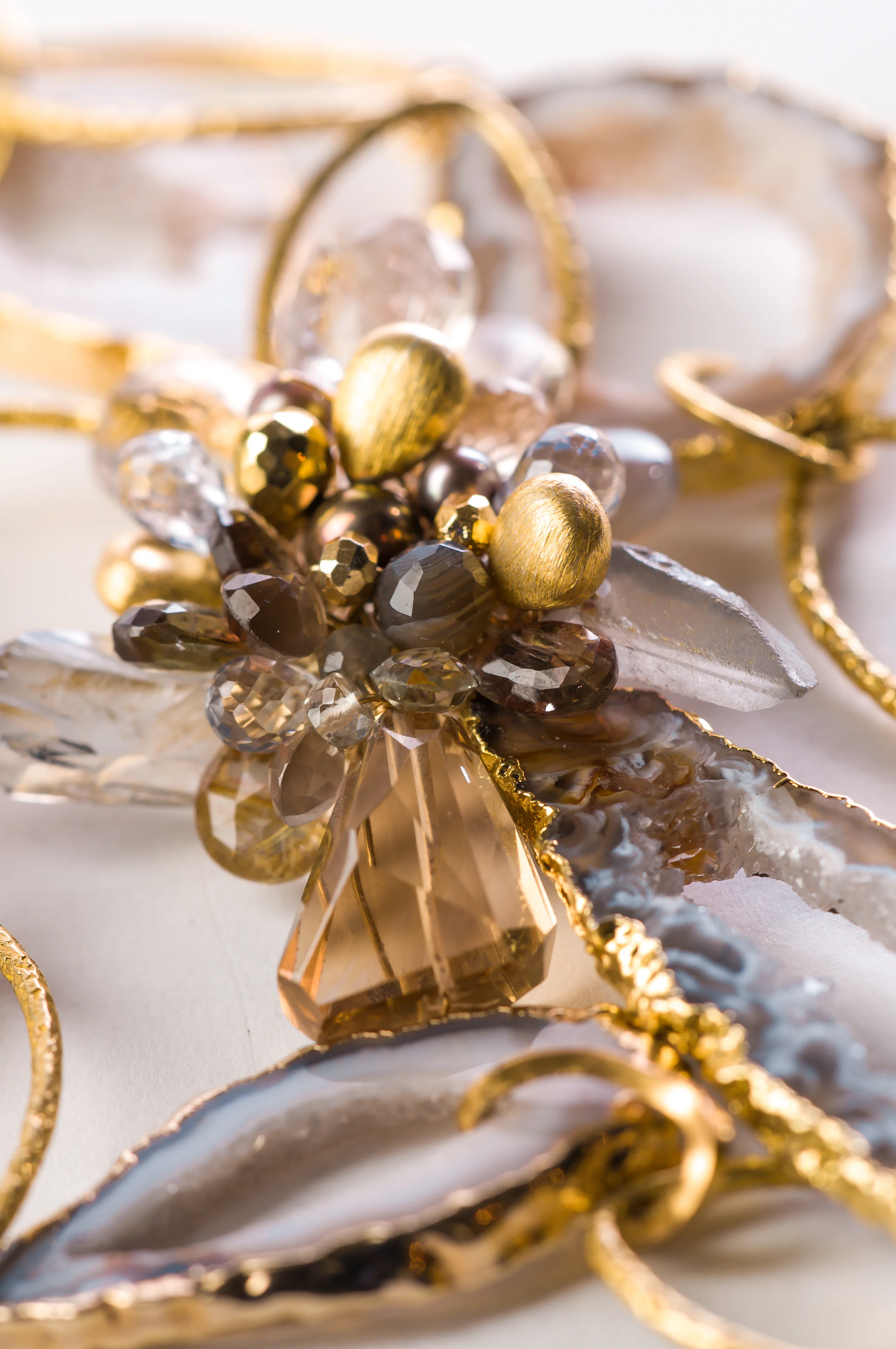 SLICED AGATE GEMSTONE NECKLACE