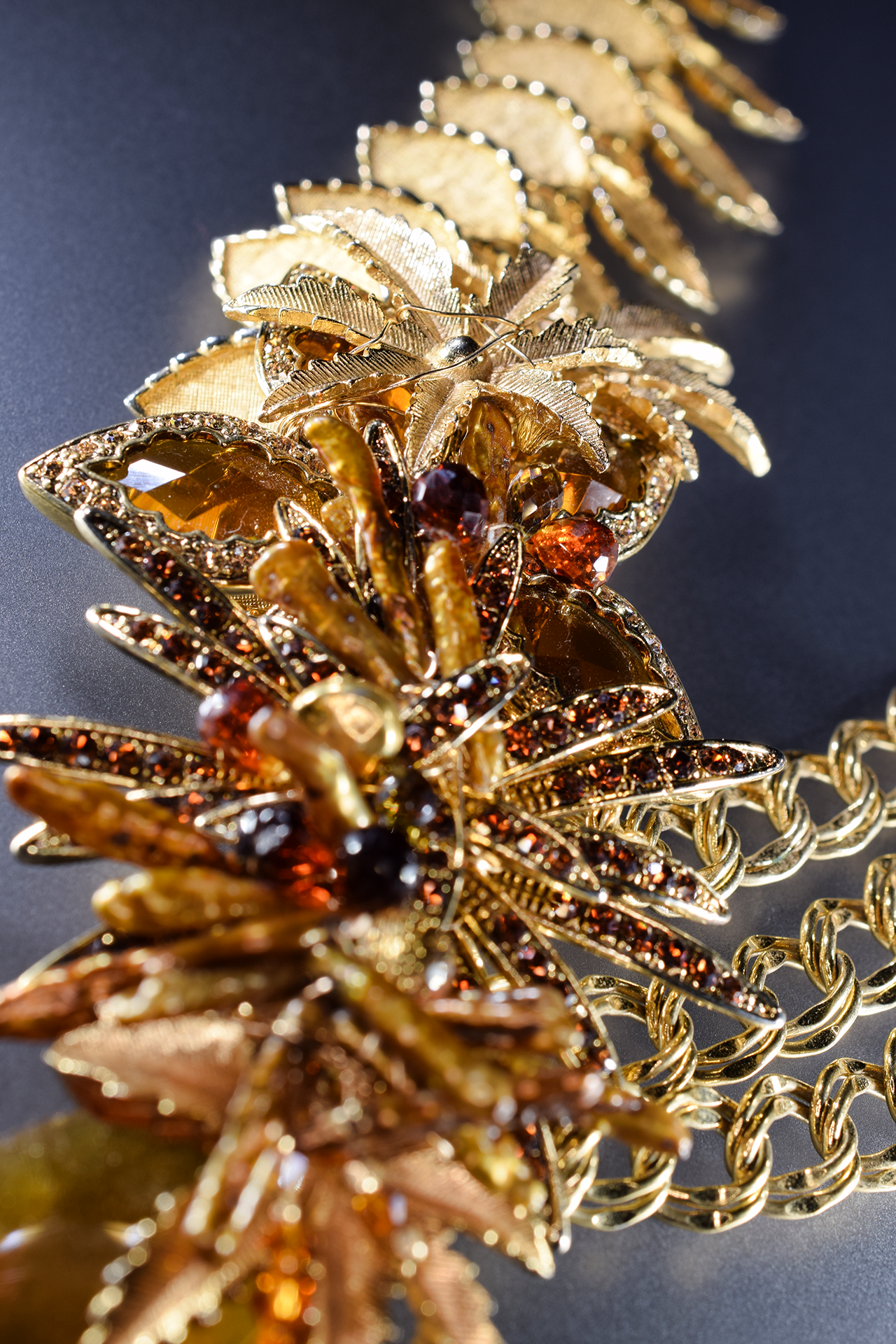 amber rhinestone, gemstone, pearl gold vintage necklace