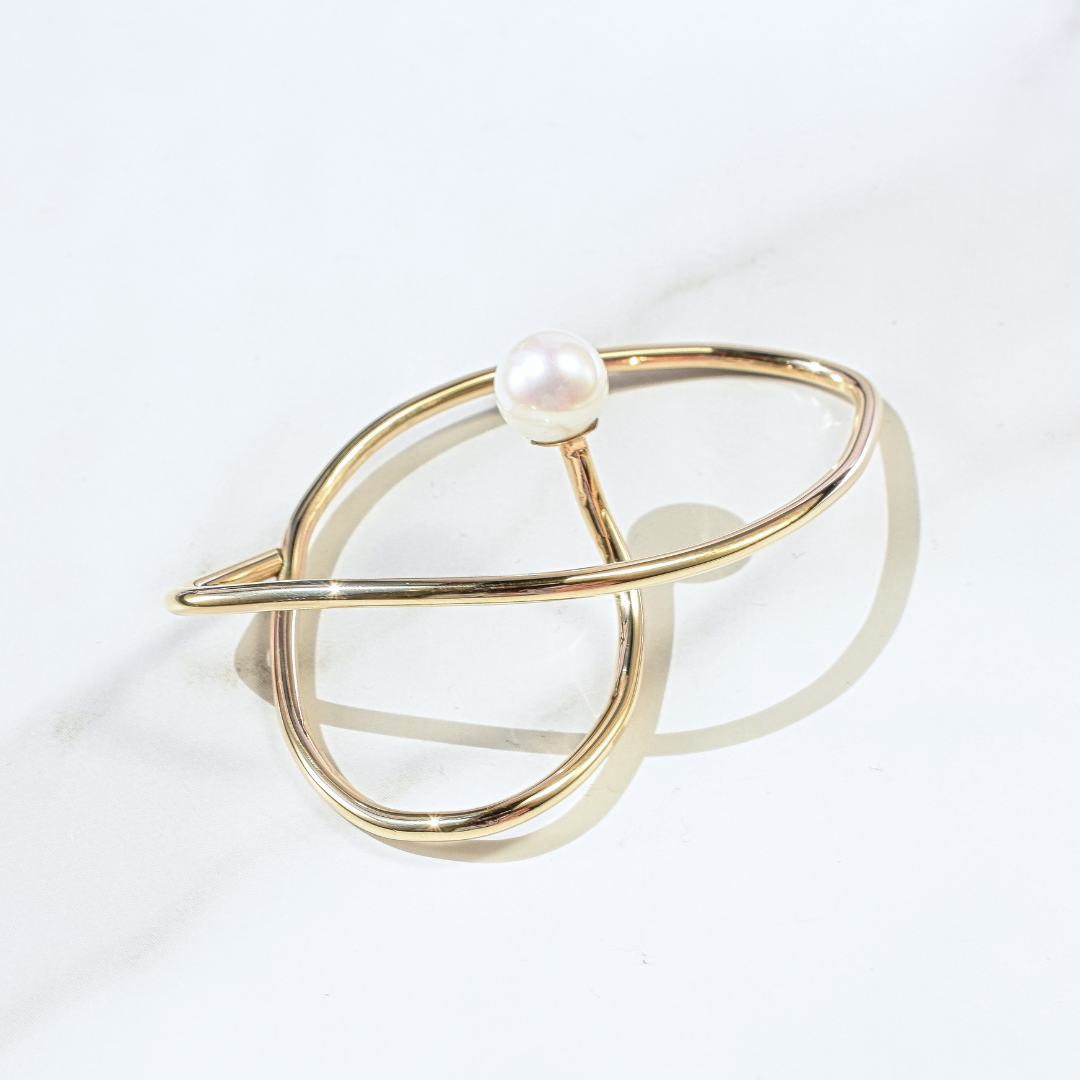 single pearl gold ear cuff (3).png