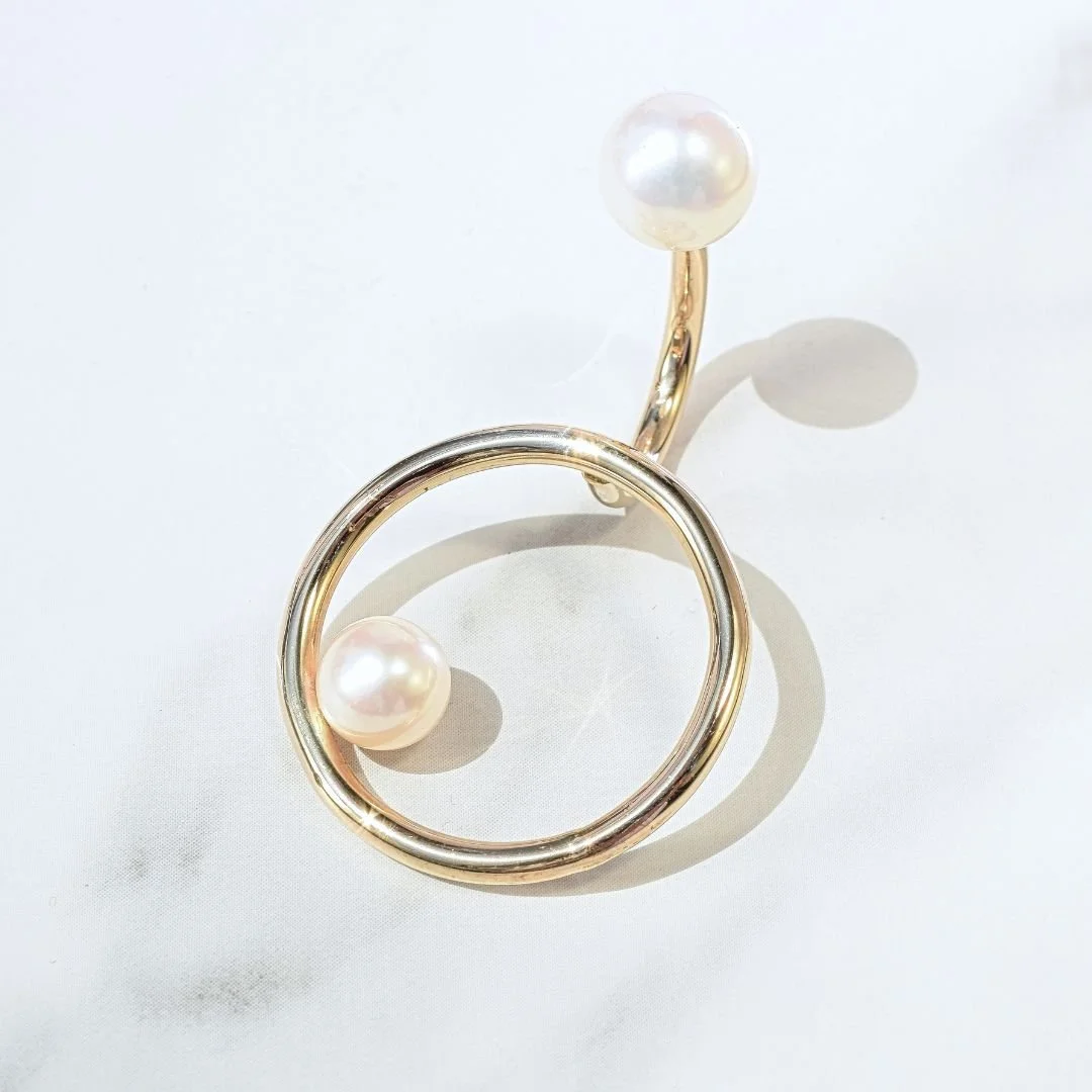 Unique Two Finger Gold Ring with Pearls - Elevate Your Style — ANDREA LI