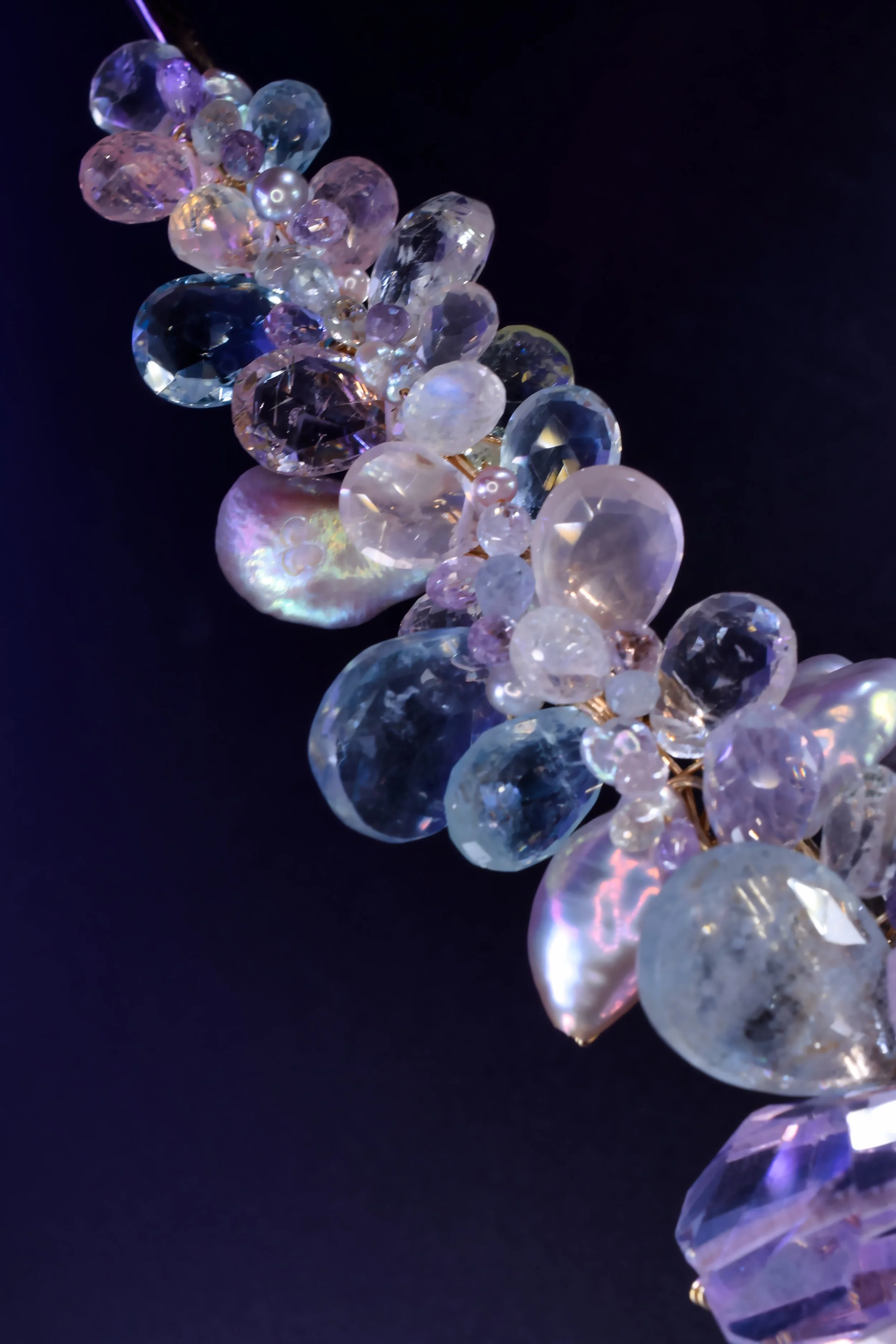 pastel gemstones details of a statement choker