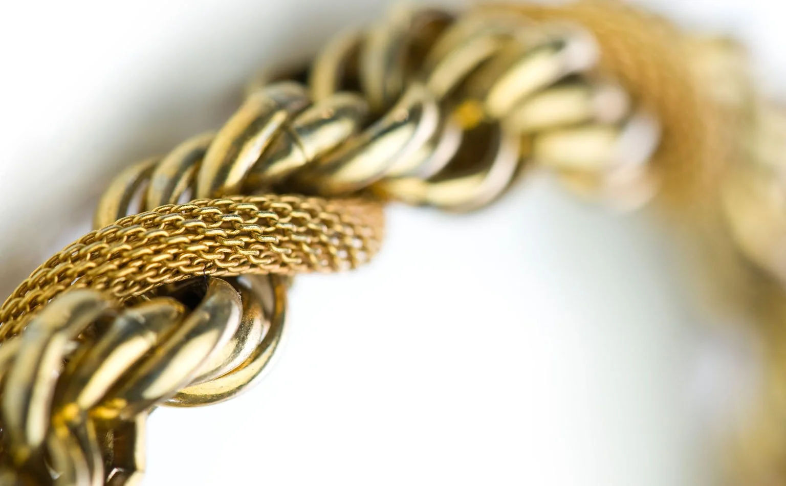 Detail of a twisted gold rope chain
