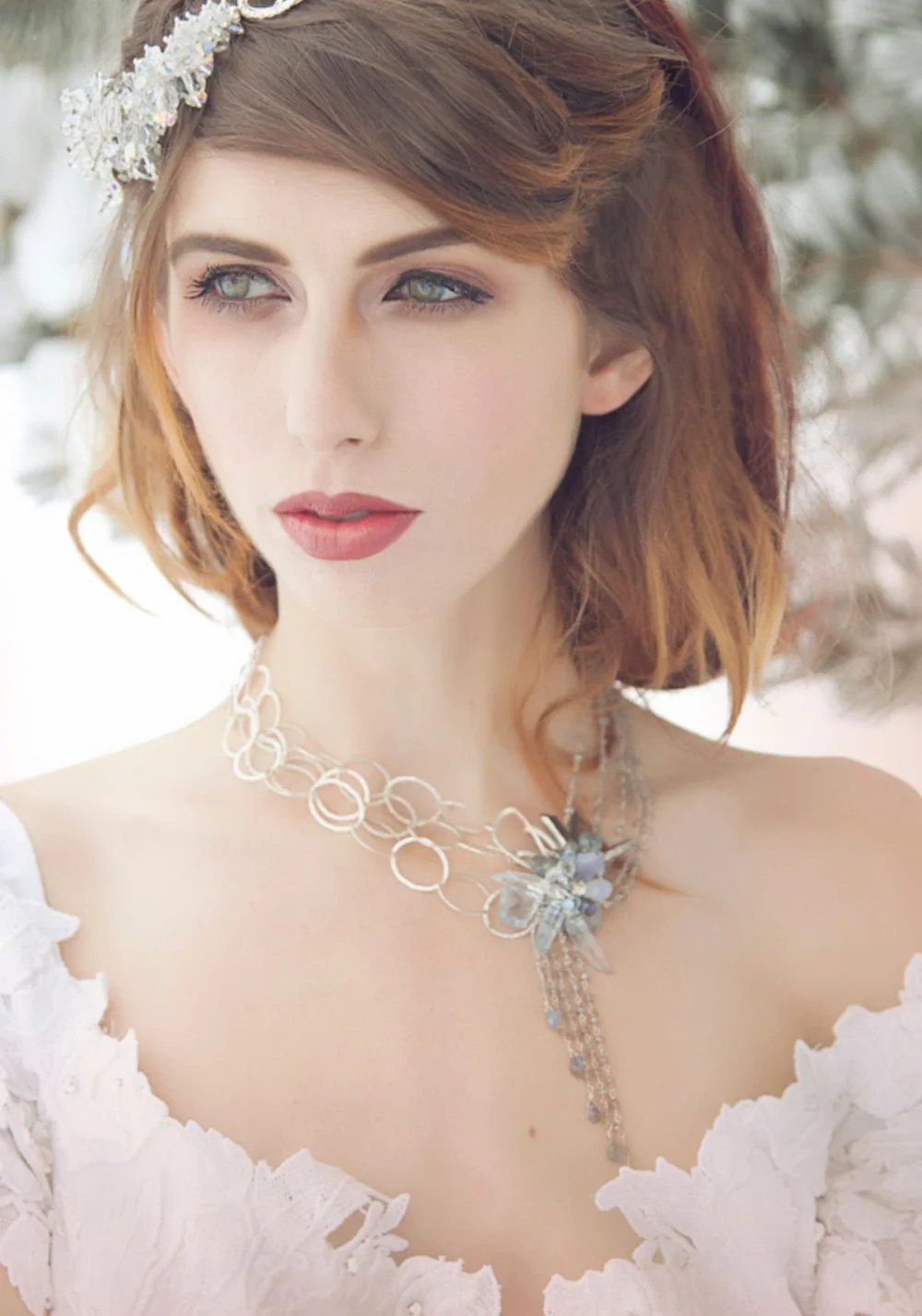 model wearing a aquamarine necklace