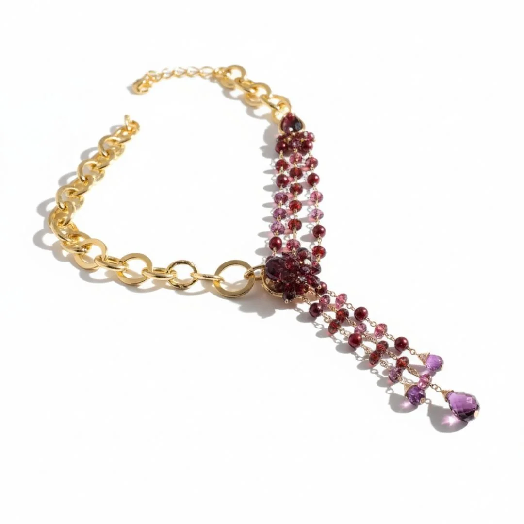 Elegant garnet necklace