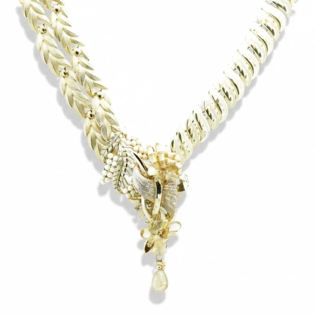 Anaïs Nin Gold Vintage Necklace