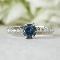 Sagitta Knife-Edge Sapphire Solitaire