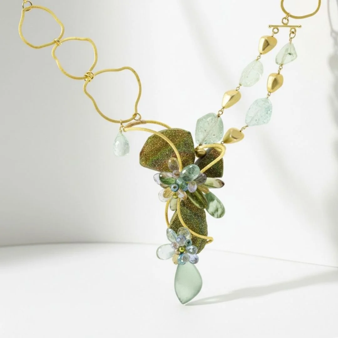 GEMSTONE SPARKS NECKLACE