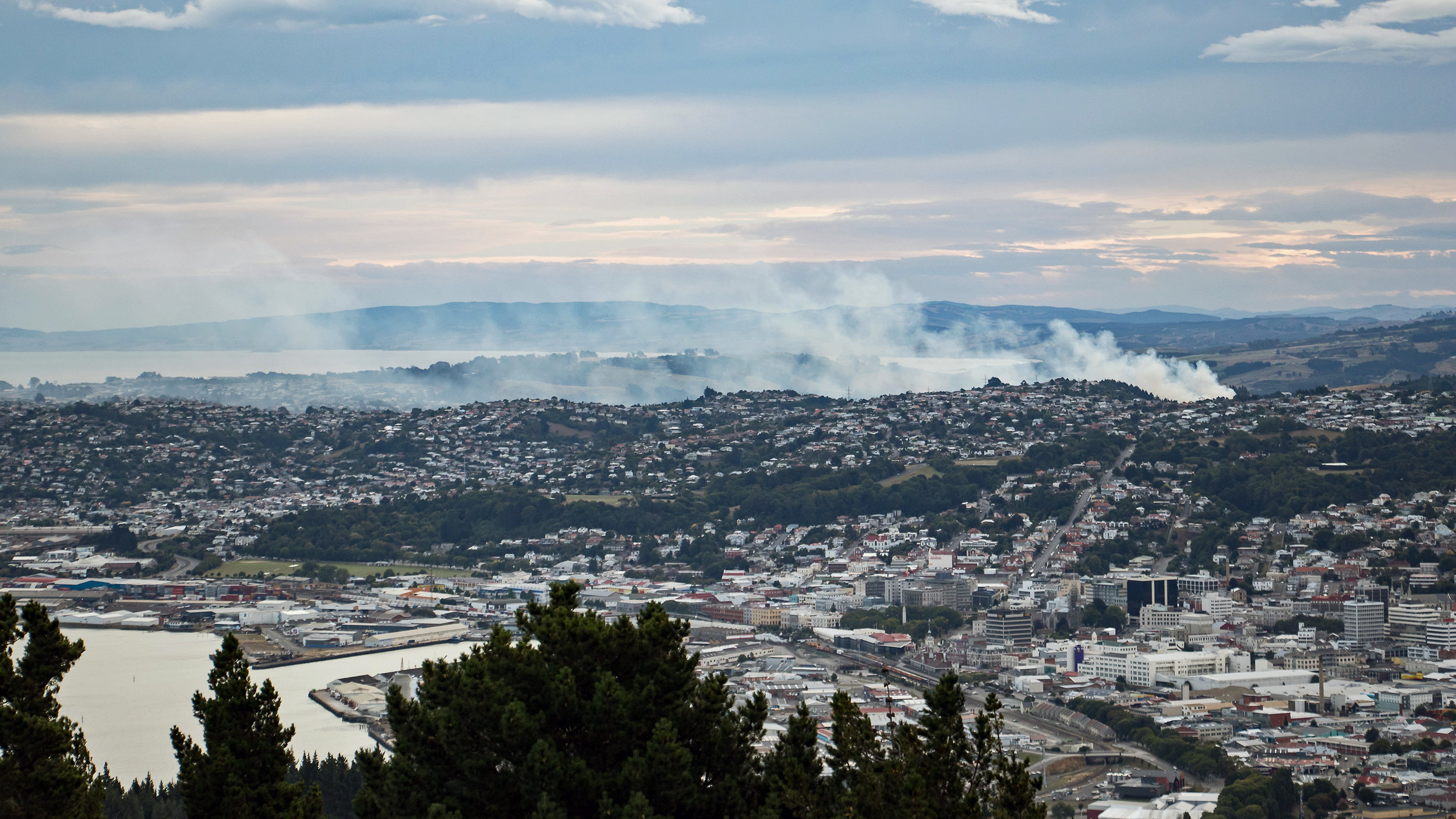 Witnessed a bloody huge fire. Well smoke BUT U KNOW WHAT THEY SAY ABOUT SMOKE AMIRITE?