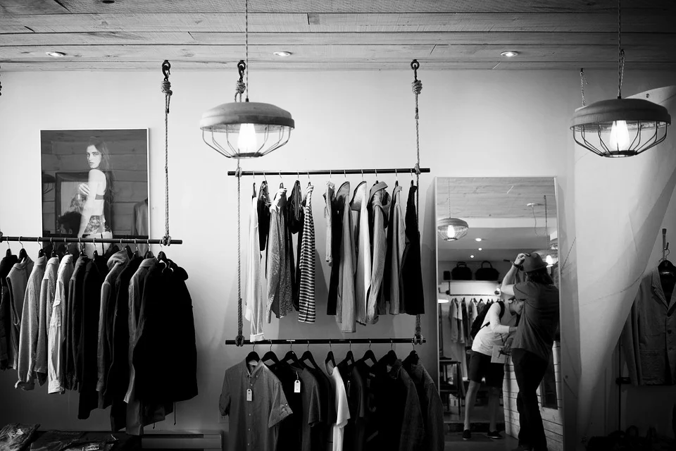 clothing-store-984396_960_720.jpg
