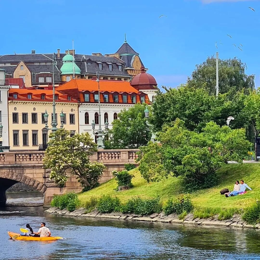 Summerlife 🛶 by @ewa_fotografiskabilder - thanks for the tag! 

#paddle #summertime #gothenburg #g&ouml;teborg #gebege #bluesky #canoe #kayak #innerstadengbg