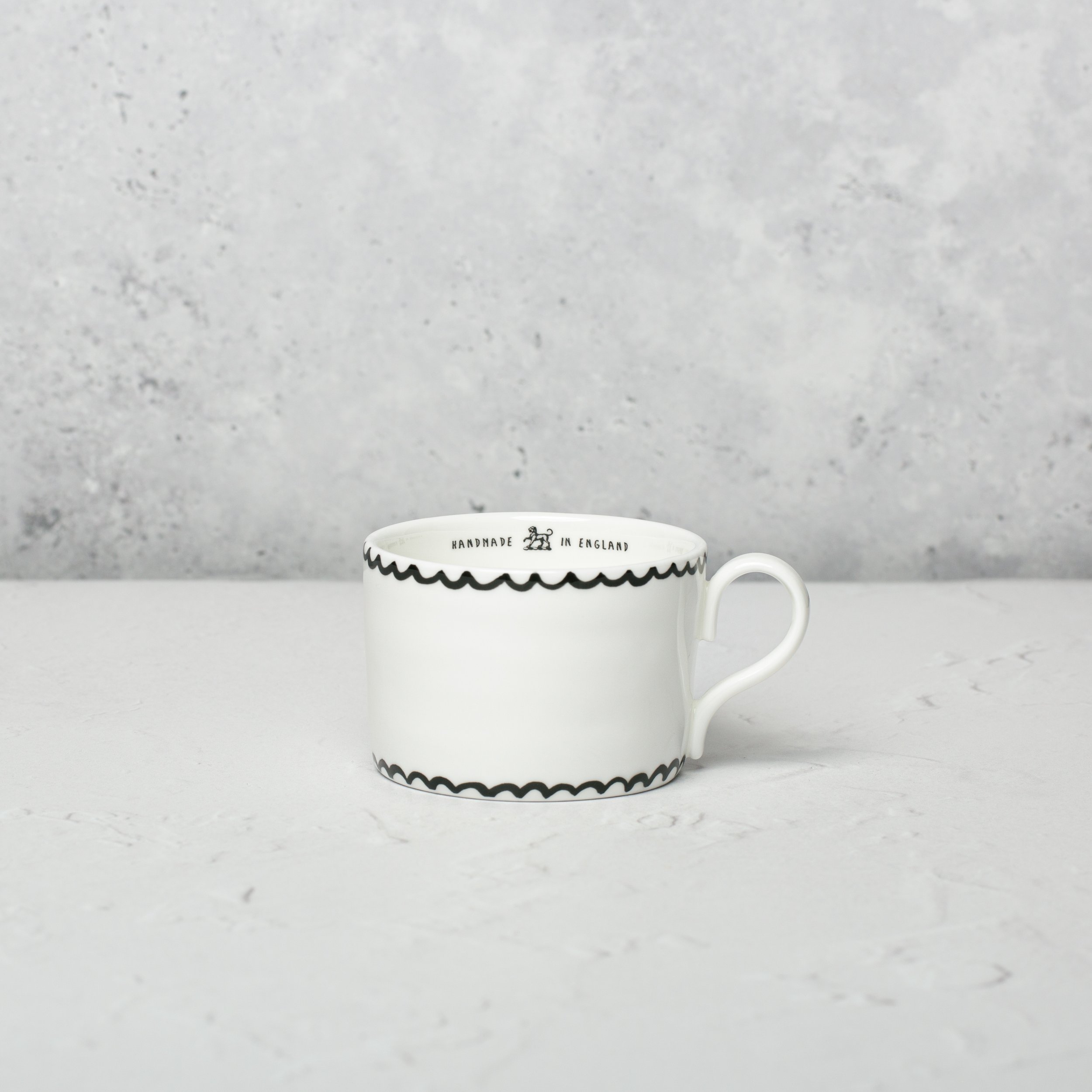 Medium Cup, Black Scallop