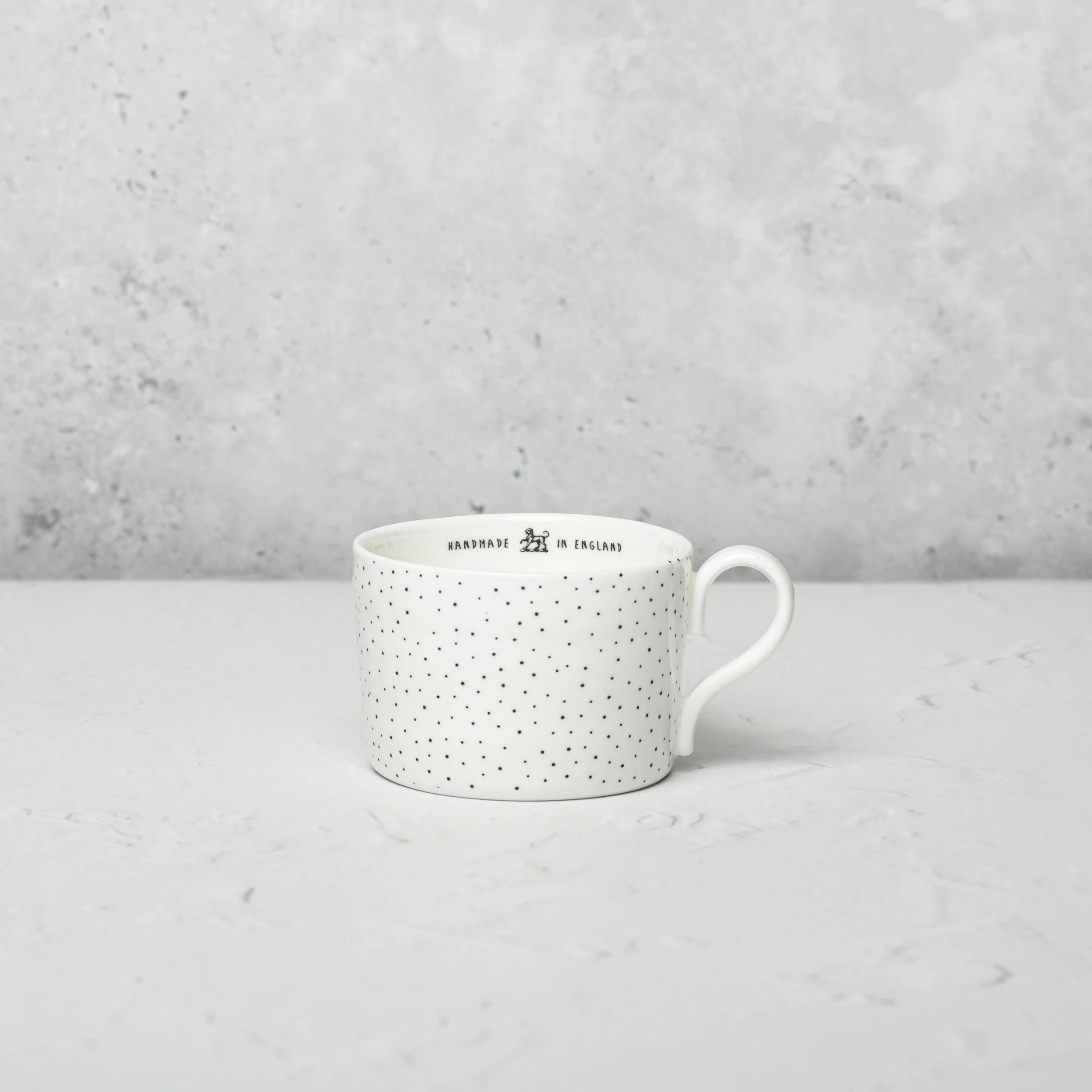 Medium Cup, Dots