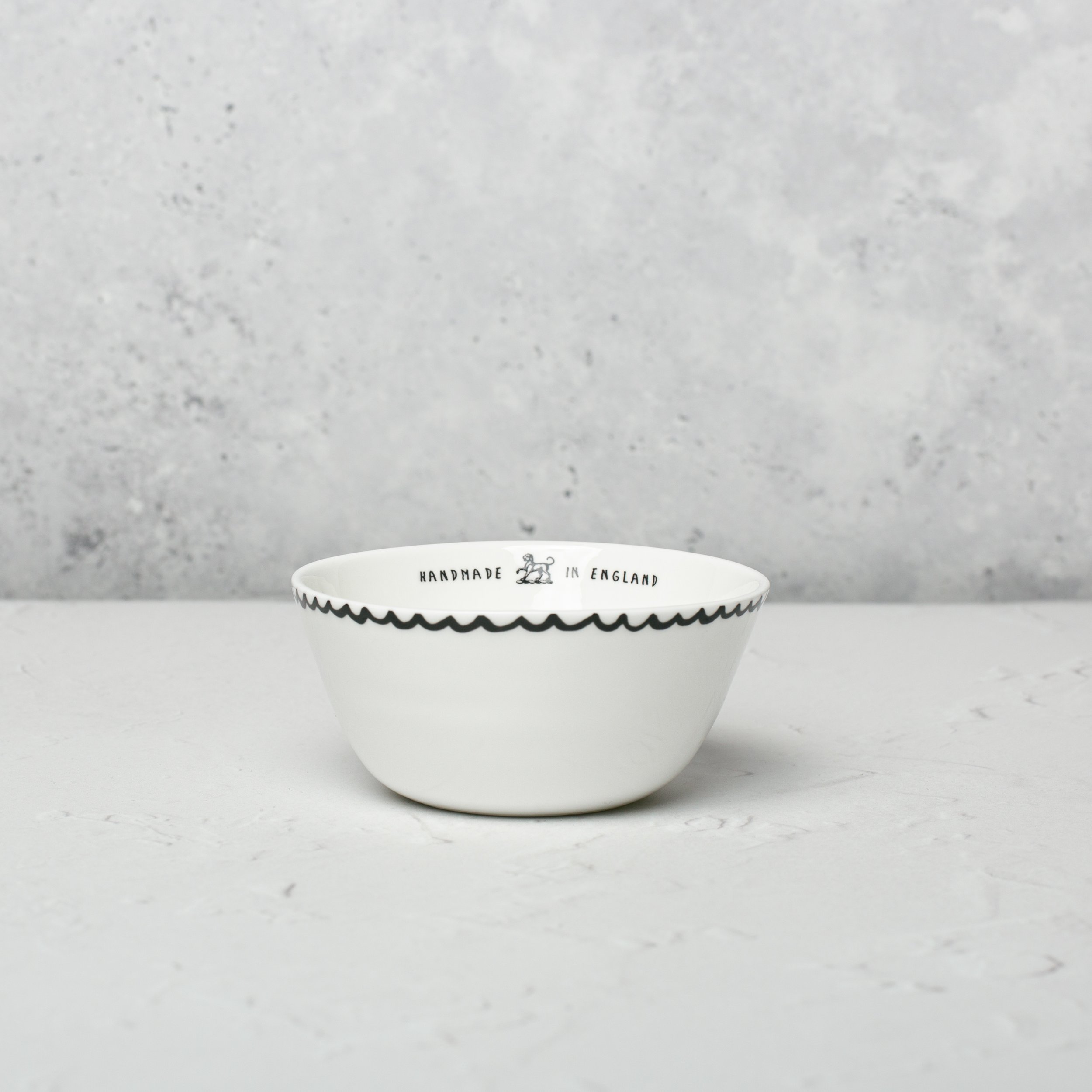 Medium Bowl, Black Scallop