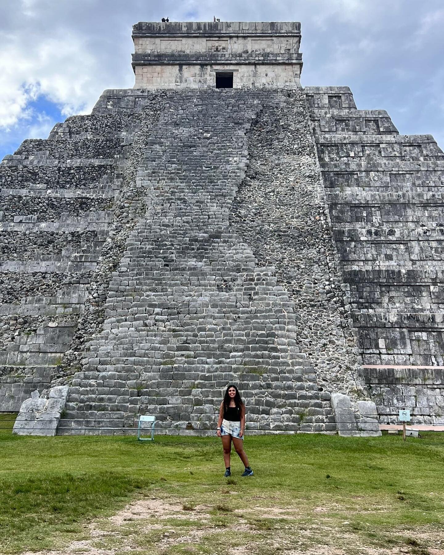 Chichen Itza! Another wonder of the world ticked off. 
.
.
.
#chichenitza #mexico #tulum #digitalnomad #digitalnomadcoach #digitalnomadlife #travelblog #travelblogger #passionpassport #worlderlust