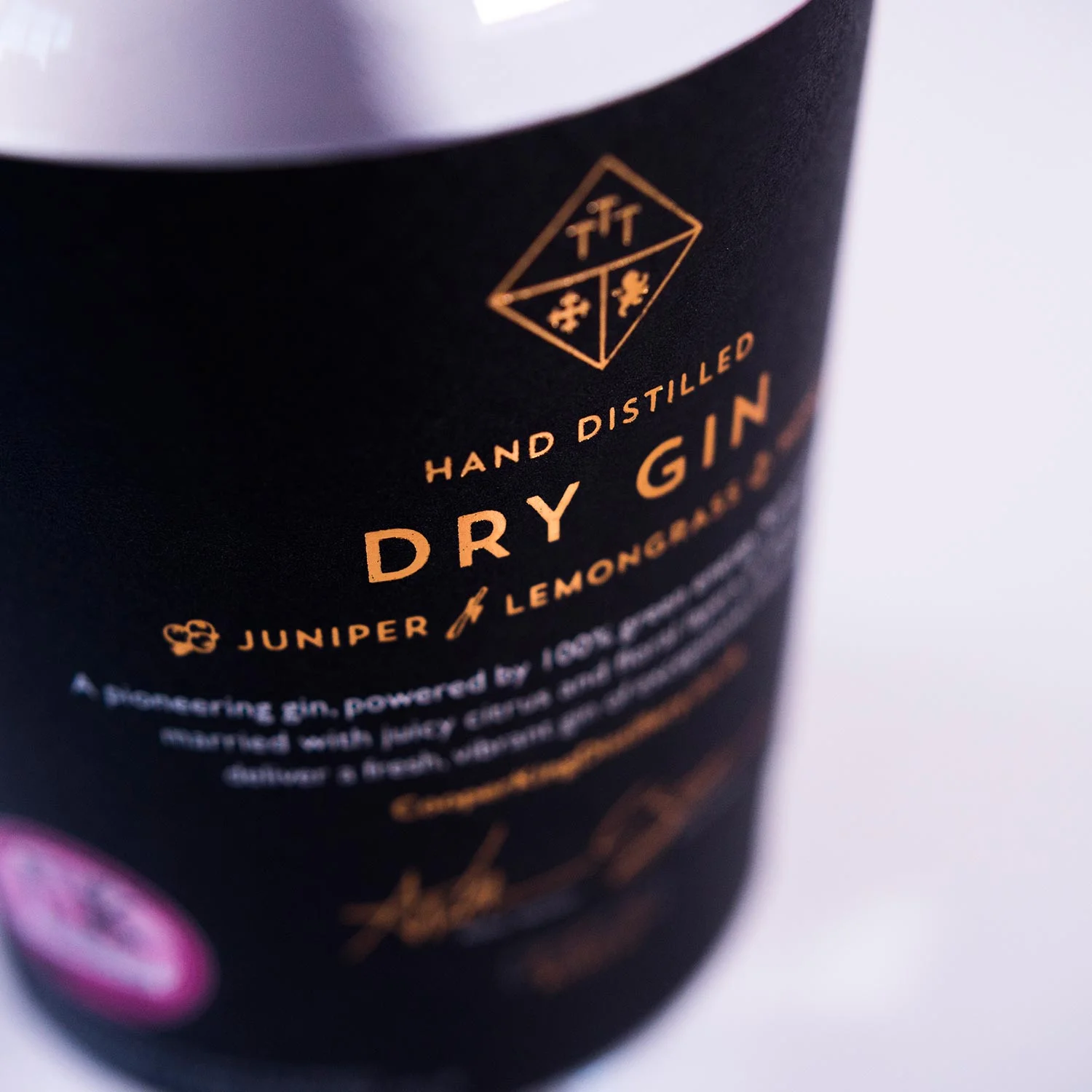 cooper-king-dry-gin-back-close.jpg