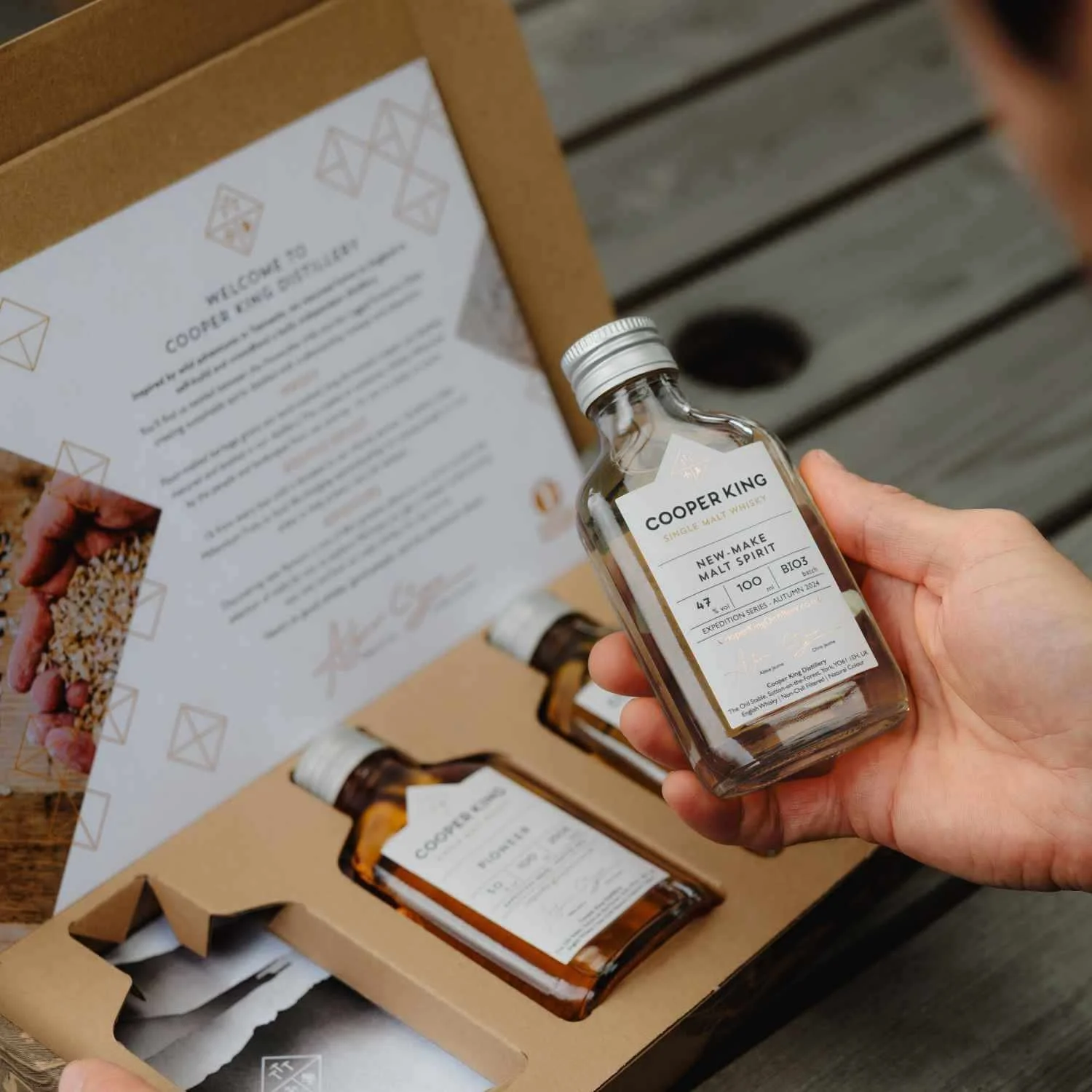 cooper_king_english_whisky_expedition_box_2_lifestyle_7.jpg