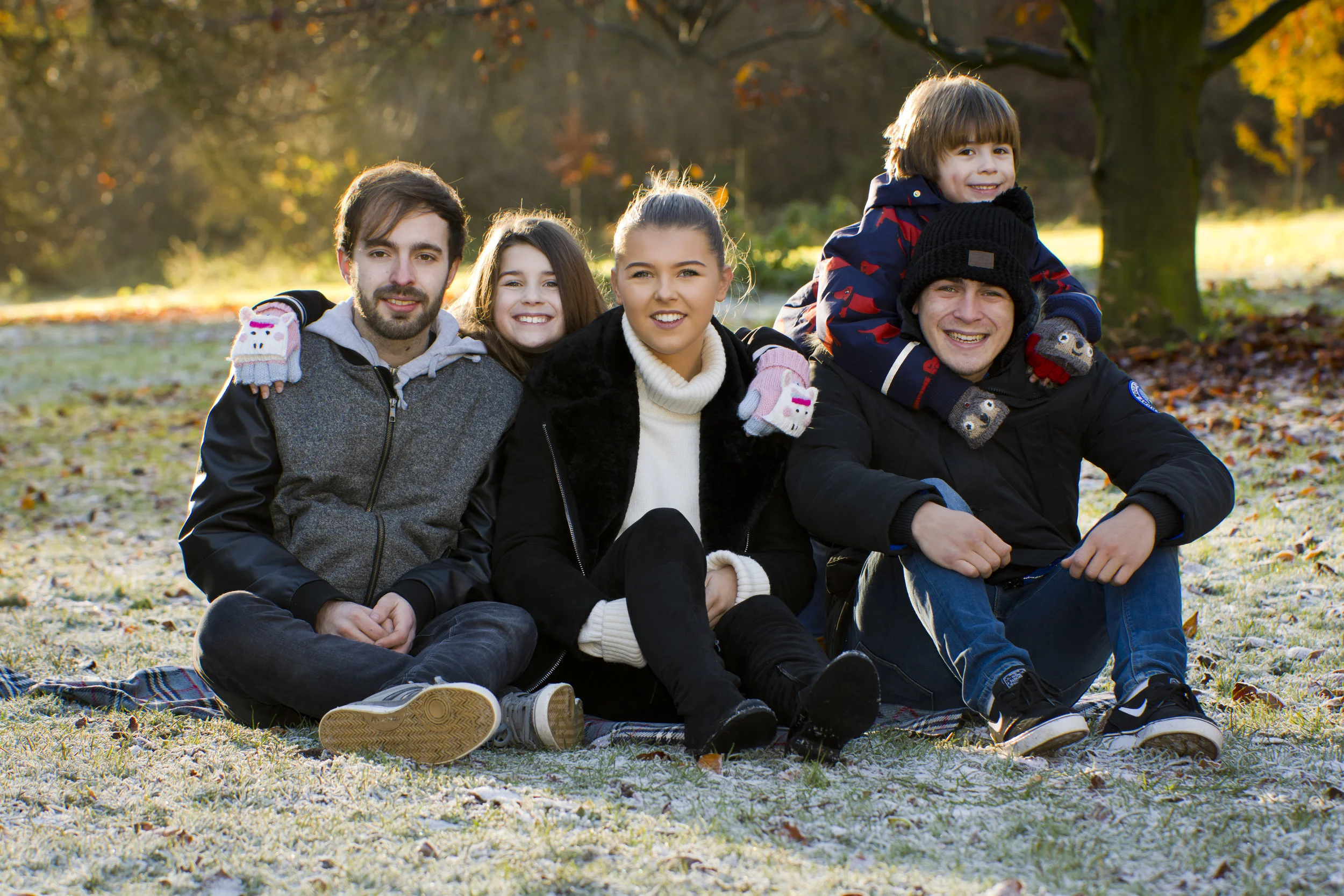 children frosty morning outdoor photoshoot