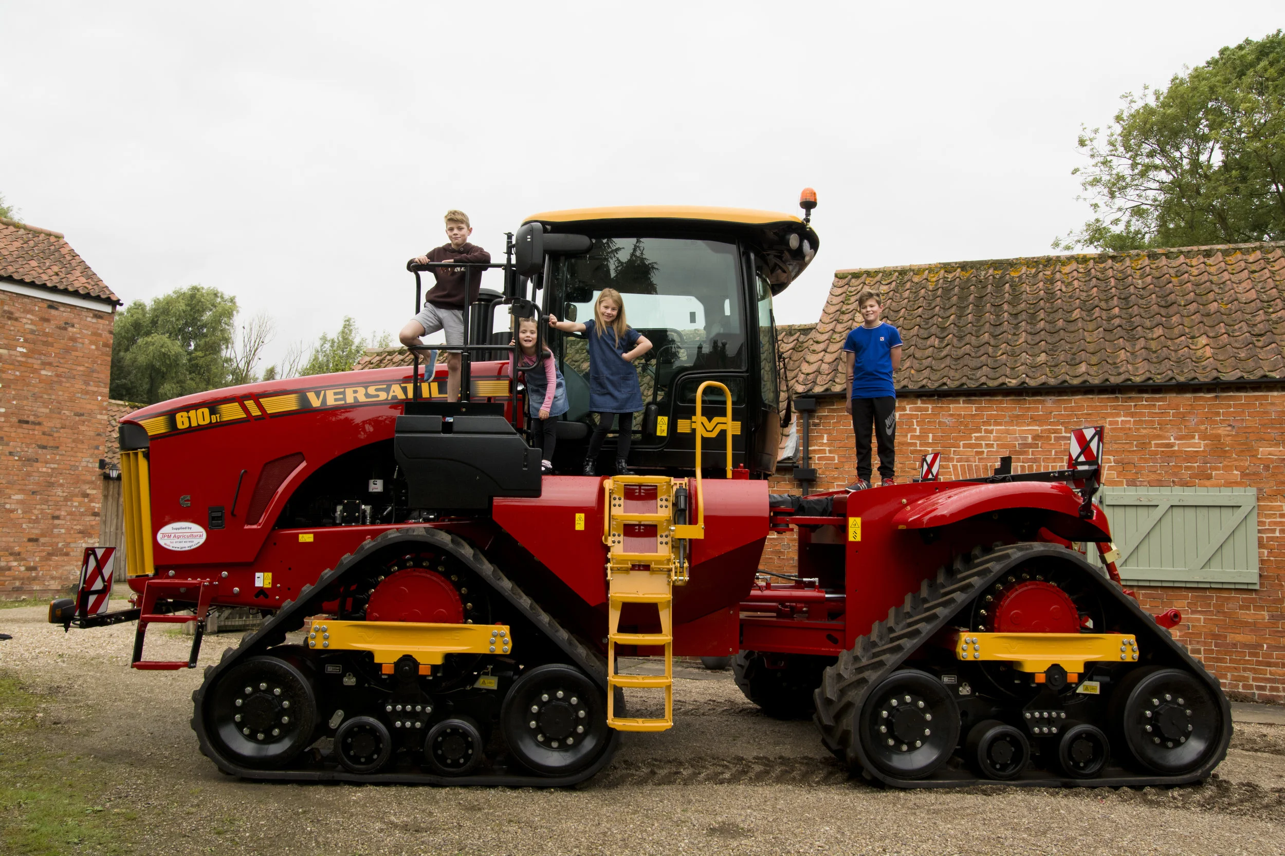 children tractor family outdoor photoshoot