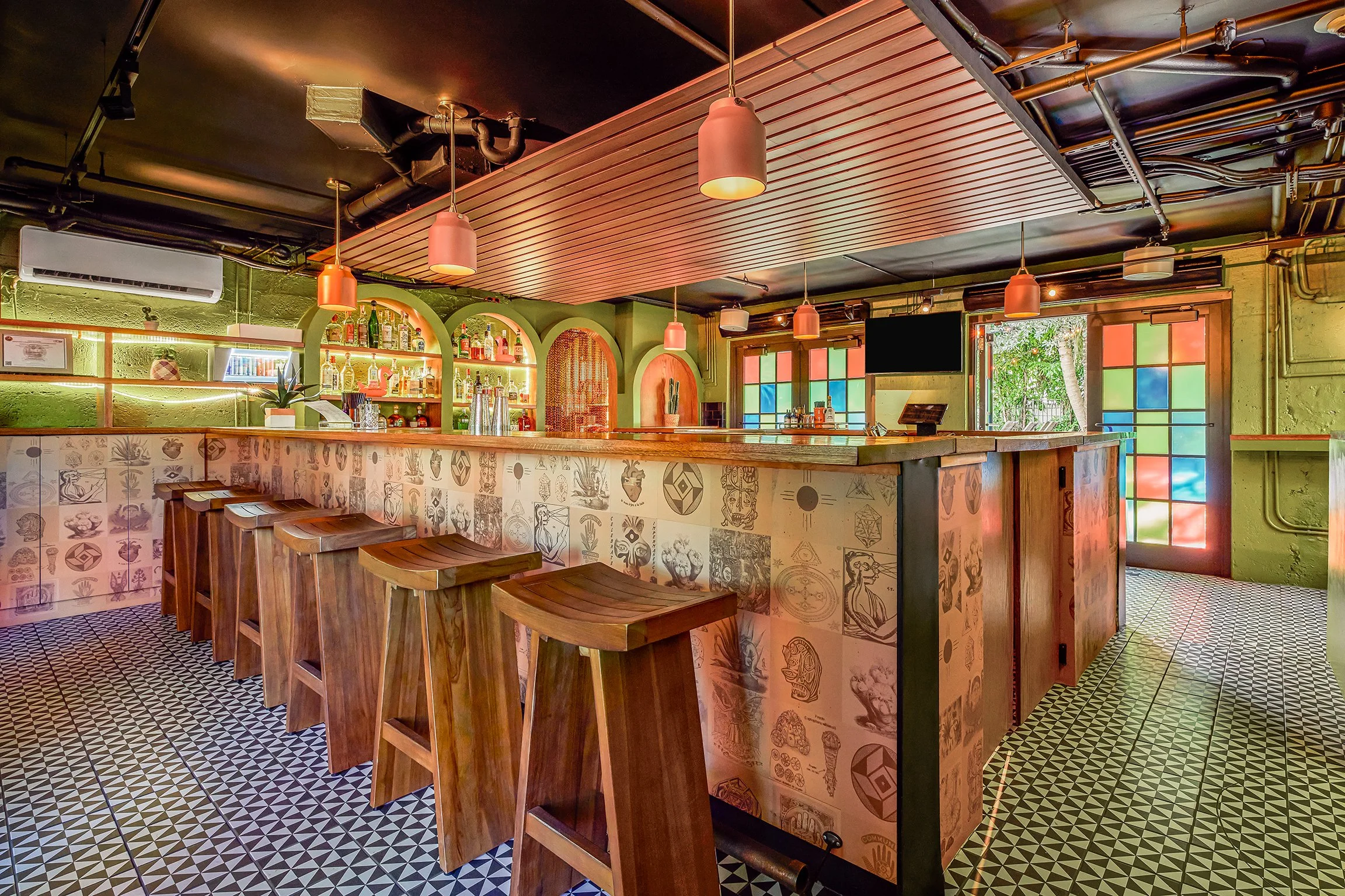 generator-hostel-miami-pikio-pool-bar-6 (1).jpg