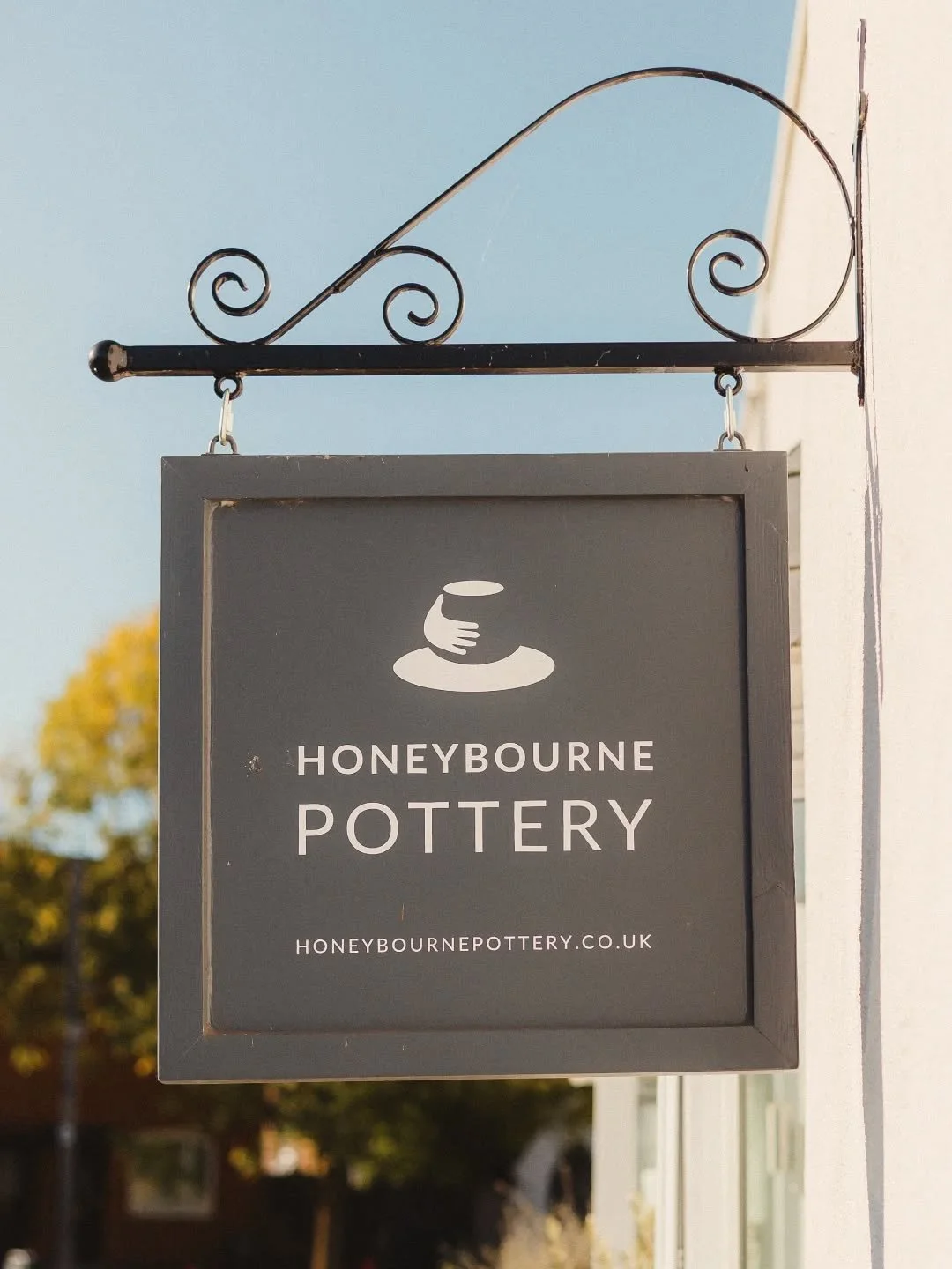 So lovely to see the winter sun today &mdash; hope you&rsquo;re all getting a moment to enjoy it ☀️

If you&rsquo;re looking for a cosy creative escape, we have some last minute spaces this Friday and Saturday. 

Don&rsquo;t forget you can use CLAYTI