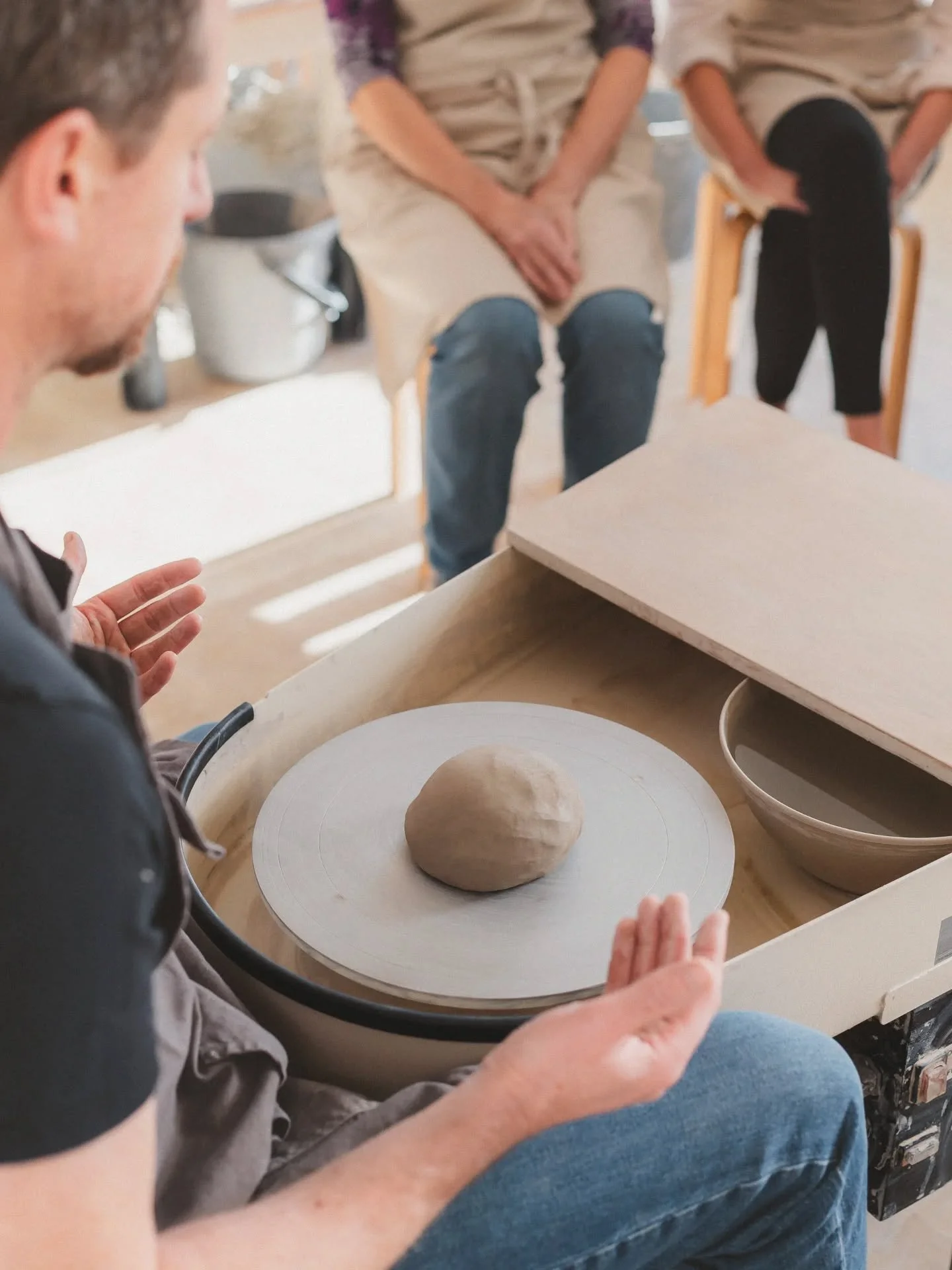 Watching The Great Pottery Throw Down tonight? 🏺
Come and try it for yourself &mdash; just you, clay and whatever your hands want to make.

&rarr; Book a beginner-friendly class at our North Cotswolds studio. Link in bio.

Looking forward to episode