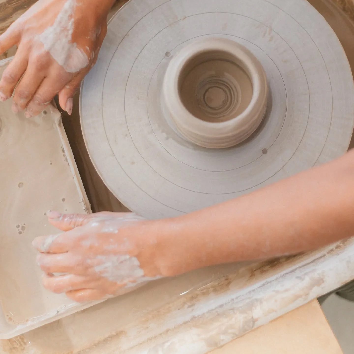 Create + Escape 

#PotteryExperience #NorthCotswolds #MindfulMaking #Clay