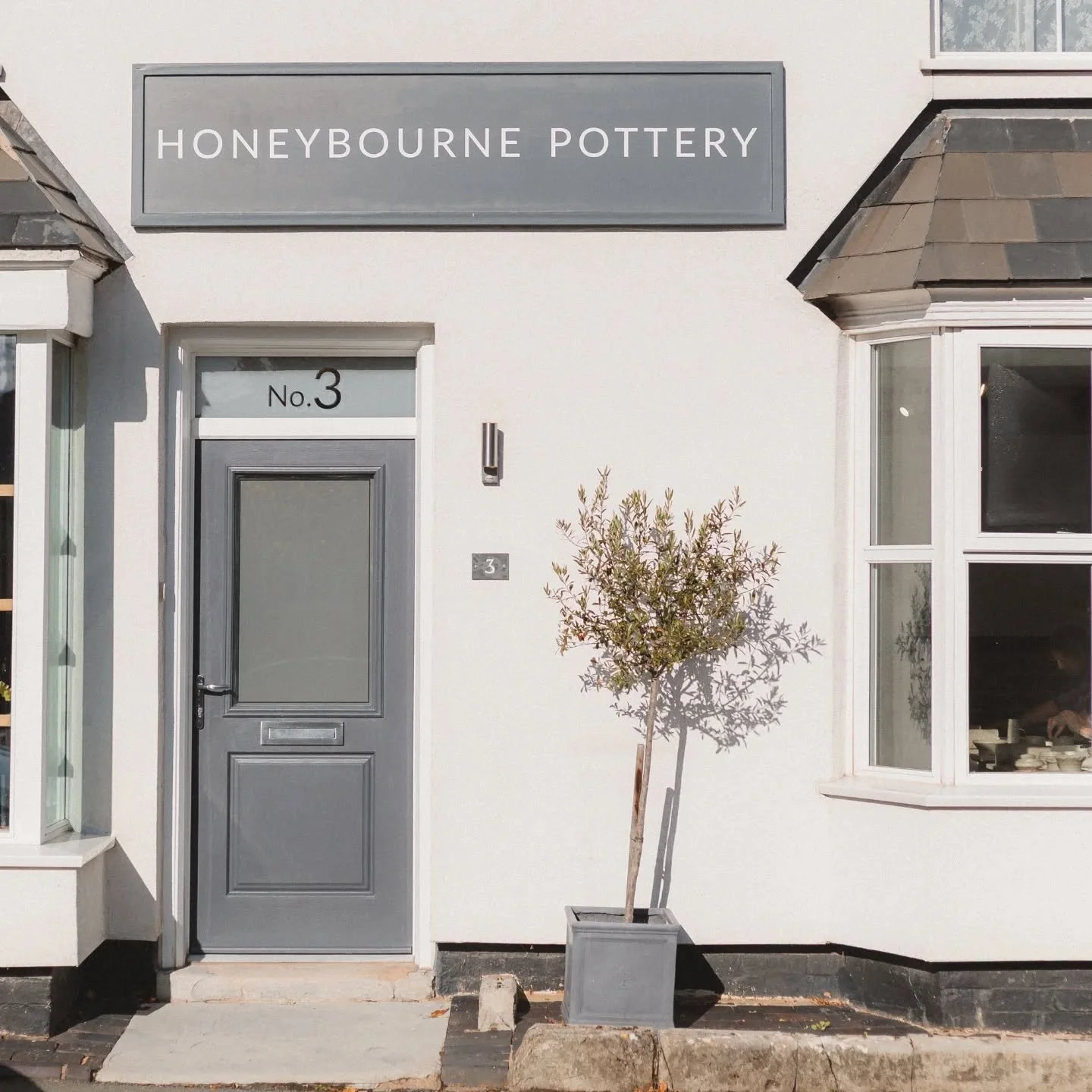 A calm, creative start to Easter weekend at the studio. The perfect time to slow down and enjoy a little mindful making. 
If you&rsquo;re joining us, we can&rsquo;t wait to welcome you in! 💛