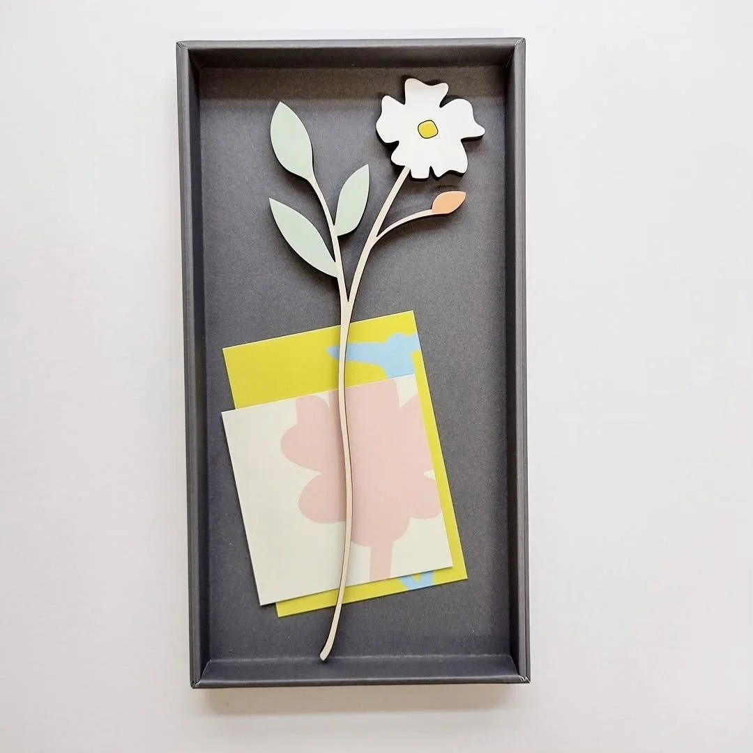 These wild rose wooden flowers have been really popular this year - an elegant single stem that looks beautiful displayed in a simple vase and adds a touch of charm to a room or windowsil.
Elegantly presented in a gift box with floral product cards t