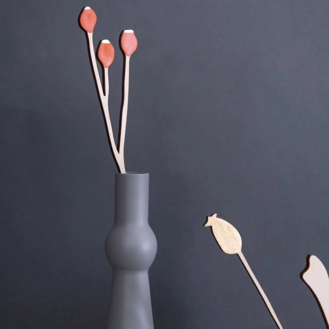 Elegant wooden flower stems - just as beautiful when displayed individually :)

Love the way this striking wooden berry, with just a touch of festive gold, looks against the dark, wintery backdrop 💫

Winter Berry - &pound;14