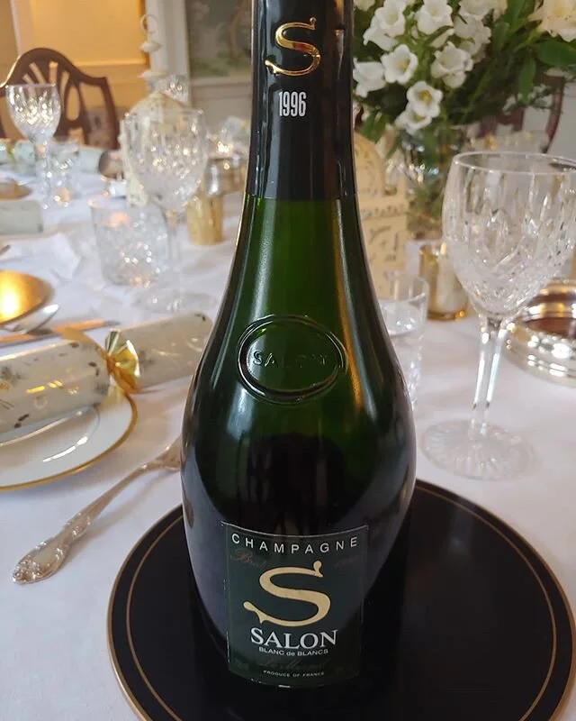 Boxing Day celebration with wonderful friends, food and wine. Sharing is caring. Pulled out some big bottles. @camillebroderick @juharoweddings #babybeau thank you @dwb_art bring on 2020 #nowinetozero  @savenorsboston @spoliver19 found the right time