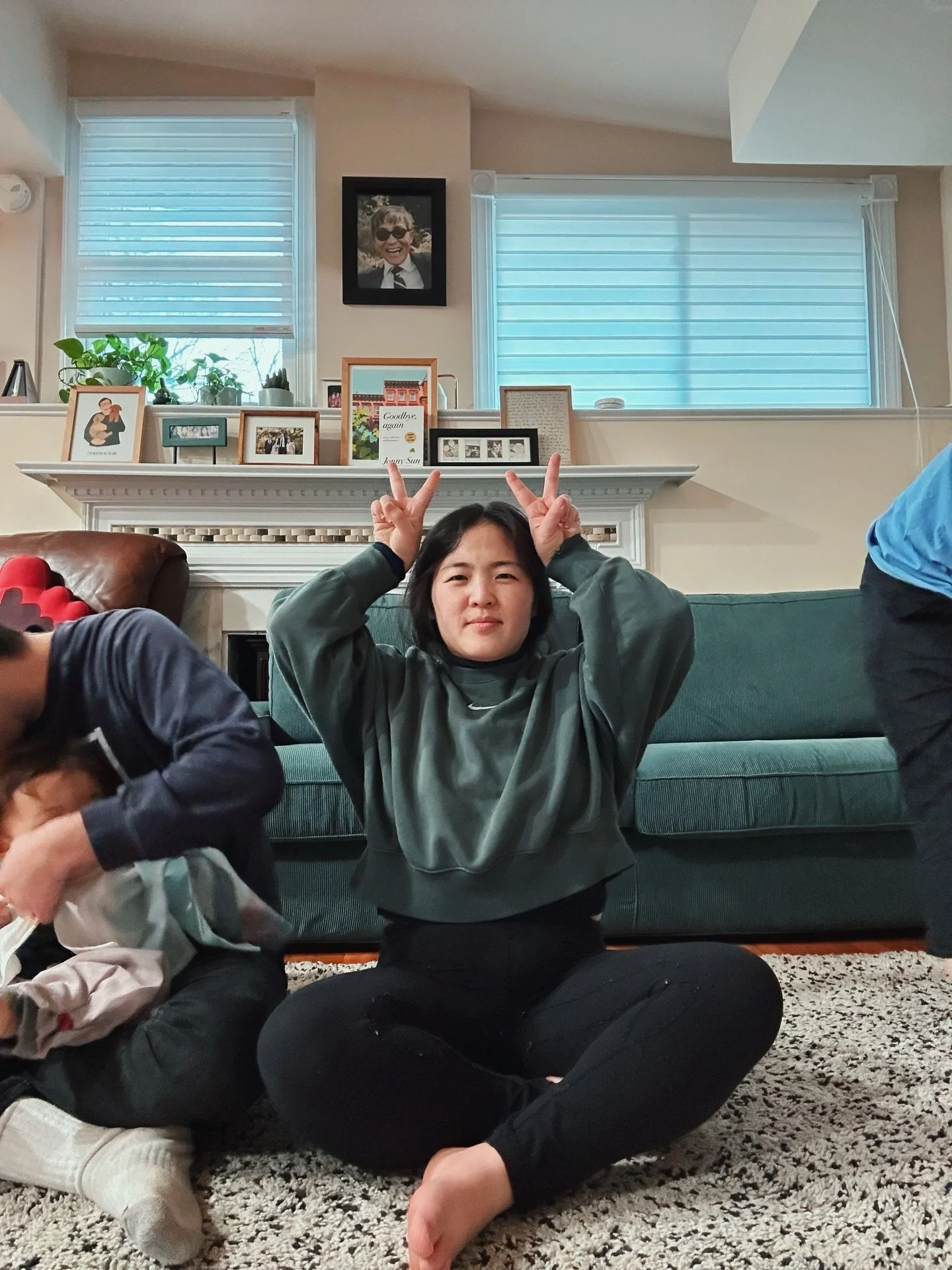 Note to Self: 2026년 1월 1일 &bull; In 2026, let&rsquo;s be courageous. Courage cannot exist without fear. Fear gives us something to face our courage towards. Courage is the act of moving towards the things we fear with trembling hands.

새해 복 많이 받자! 🤍