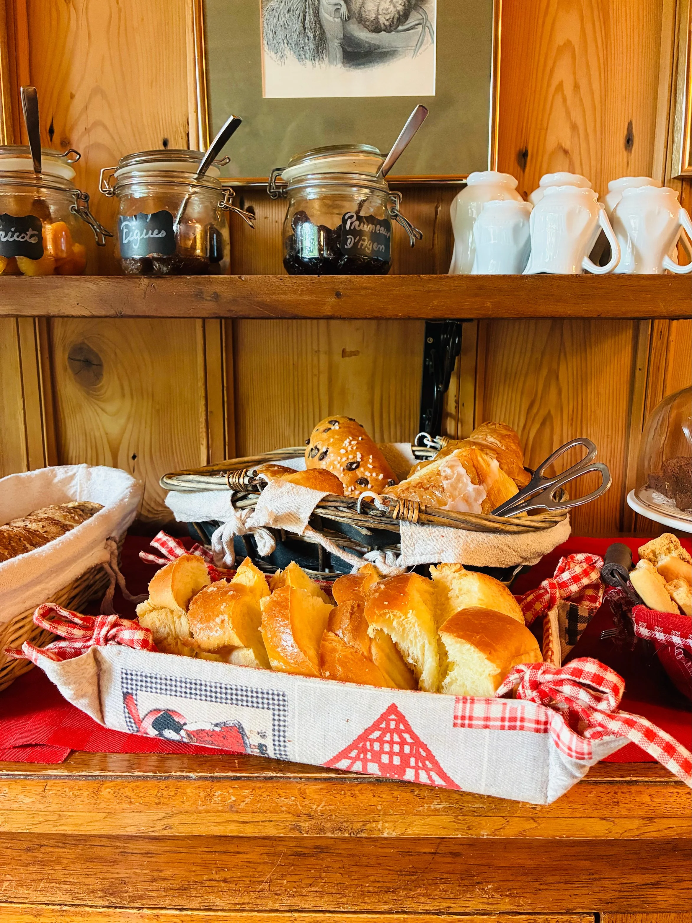 petit dej hotel5.jpg