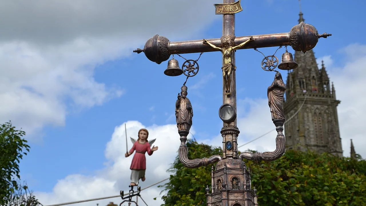 Pardon_de_Notre-Dame_de_Quelven.JPG