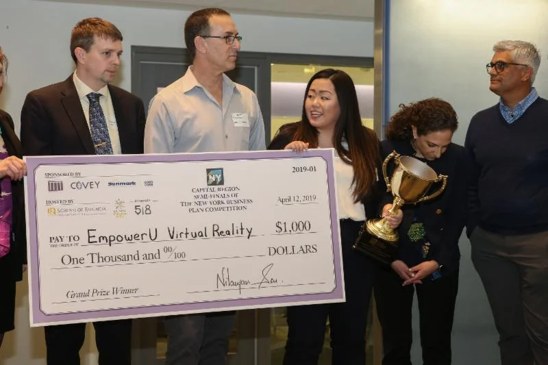 Photo: Semi Finals Winner, Yumi Kageyama, CEO of EmpowerU