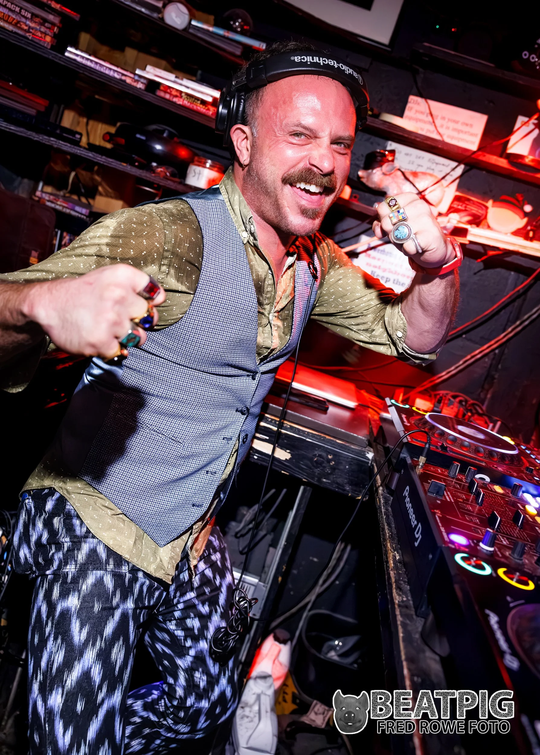 Beatpig1026-1.jpg