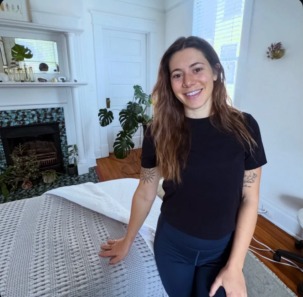 Please welcome Mariah Palermo to Exhale Bodywork. 🙏

Mariah is an experienced massage therapist and yoga teacher who recently moved to Cville from Colorado. 🏔️ She has a grounded presence and an intuitive approach to care. Clients who have already 