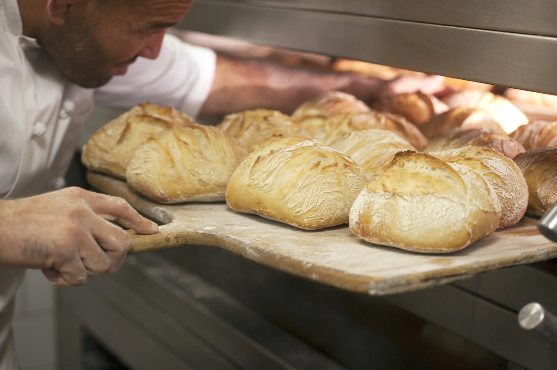 bread-into-the-oven.jpg