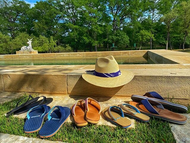 We&rsquo;re ready for summer! Get your feet covered with @harimarishoes and your noggin shaded with @gruenehatco.
&bull;
&bull;
#texas #texasaf #summershoes #strawcowboyhat #cowgirlhat #customhats #harimari #gruenehatco #summer #texassummer