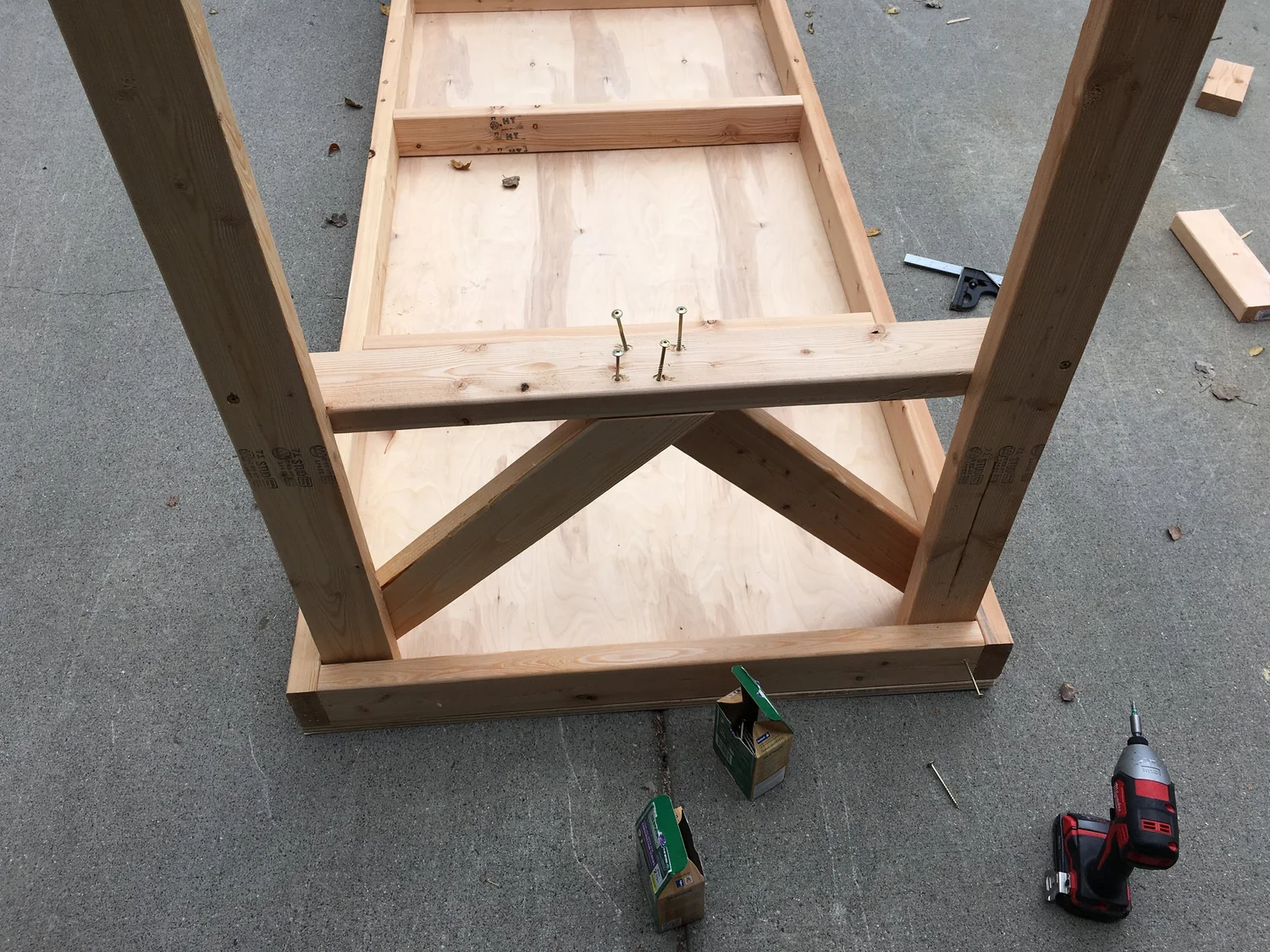 Верстак на балконе своими руками