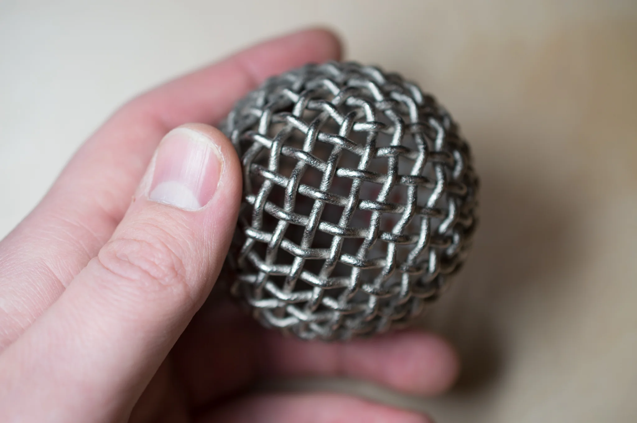 320 Facet Globe Knot