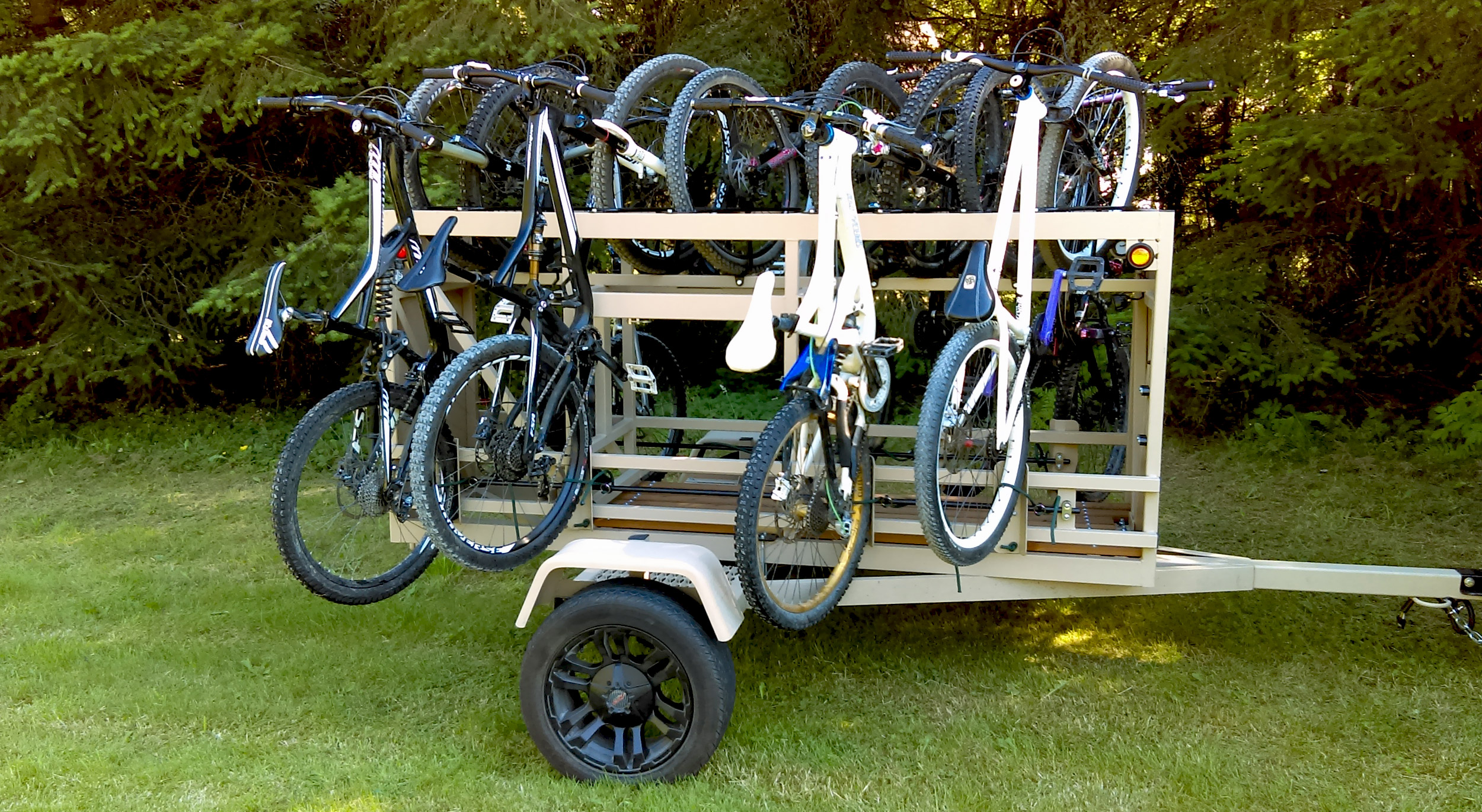 Shuttle Trailers with passenger car