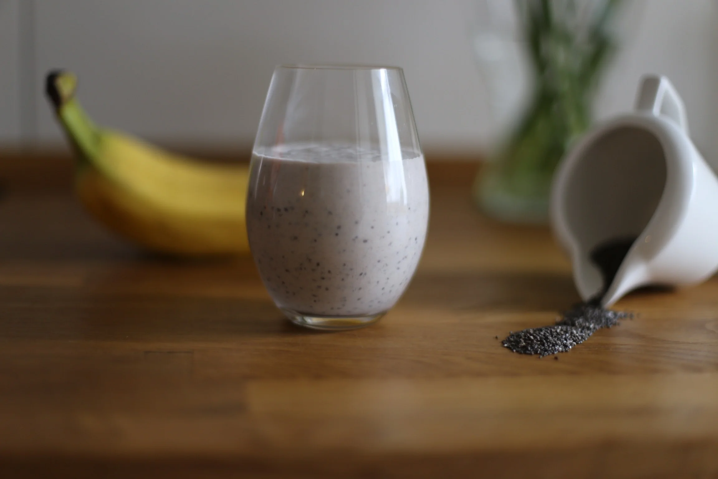 banana-blur-breakfast-556832.jpg