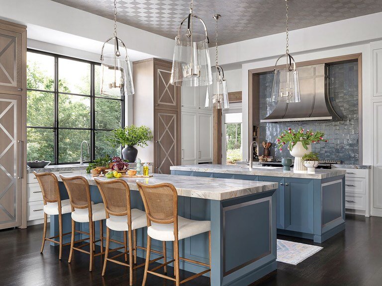 Come check out this colorful beauty this weekend at the 2024 @atlantahomesmag Tour of Kitchens 🩵

This project of ours will be featured on the tour Saturday March 16th from 10AM-4PM

Tickets on sale at @atlantatourofkitchens 

Designer: @studioentou