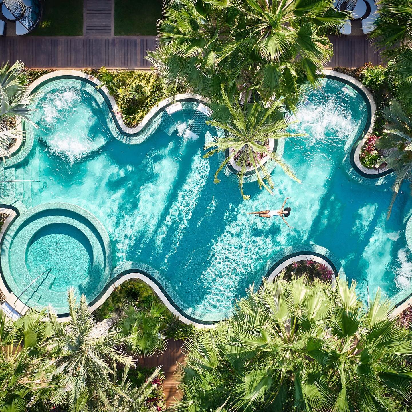 Relax at Alkemia SPA @zadunreserve @ritzcarltonreserve #EdgardoContrerasPhotography 
.
.
.
.
.
.
#hotelphotography #hotelphotographer #luxuryhotel #luxuryresort #zadun #reserve #loscabos #spa #model #pool #aerialphotography #dronephotography #greener