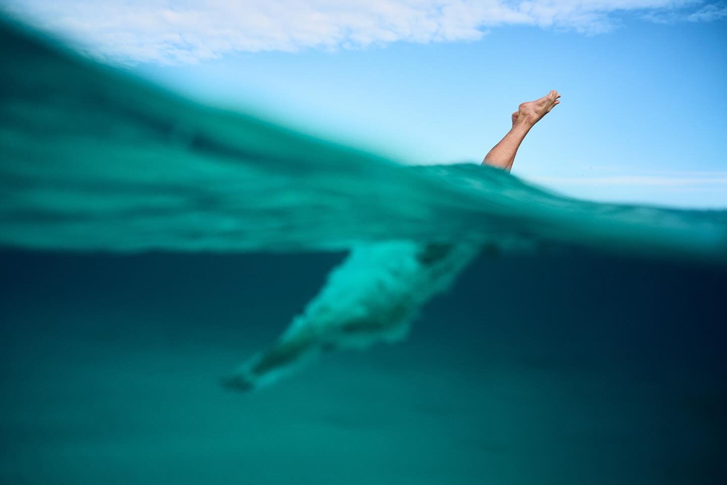 Summer days&hellip;

📷 @edgardocontreras 
.
.
.
.
.
#sea #underwaterphotography #luxurylifestyle #model