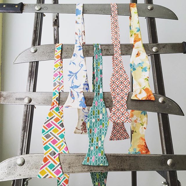 Five new ties. Hand made and available now. Only one of each. Machete Ladder not included. Link in profile.
#dapper #bowtie #donnyvomit #sideshow #dandy #menswear