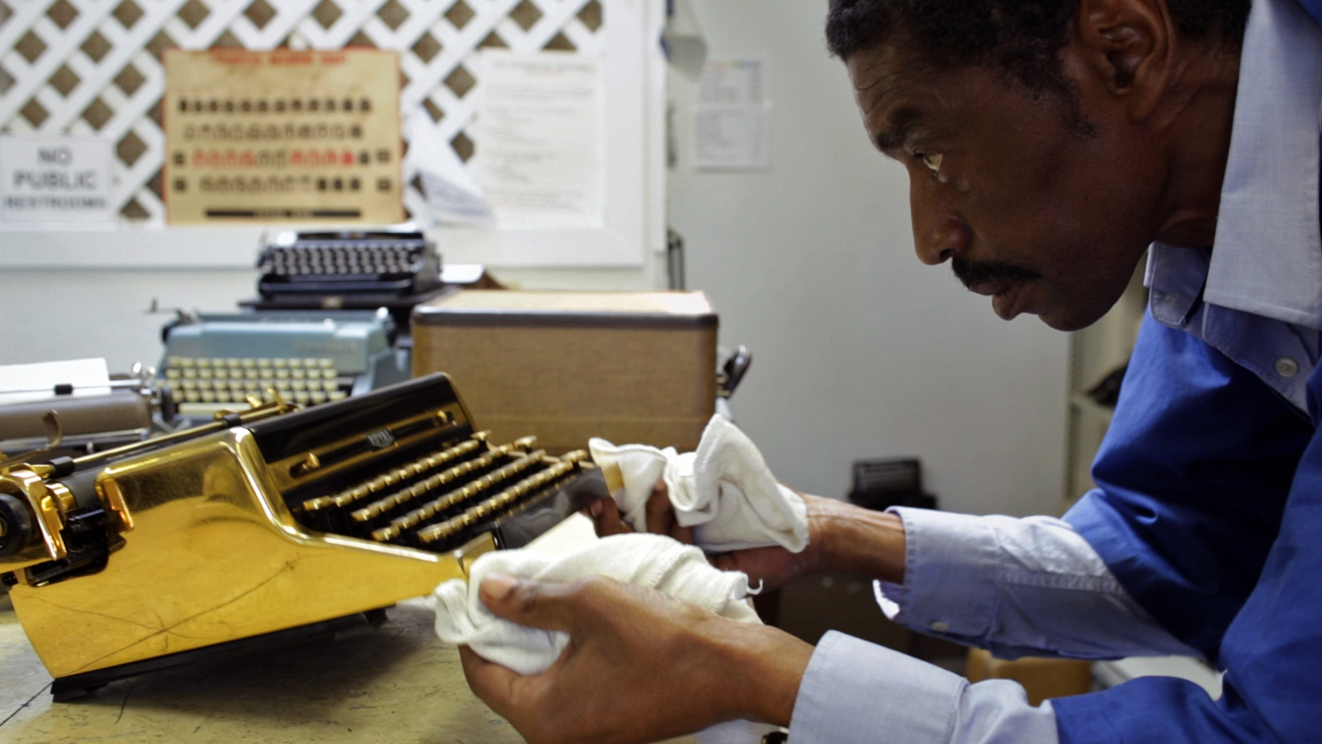 Ken Alexander at California Typewriter